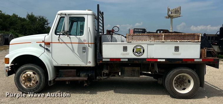 image for item EK8440 1999 International 4700 Low Profile flatbed truck