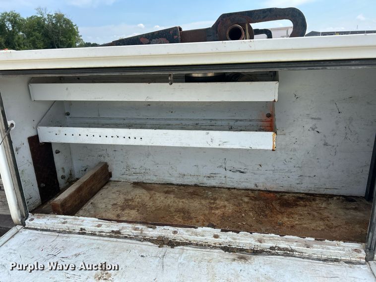 image for item EK8440 1999 International 4700 Low Profile flatbed truck