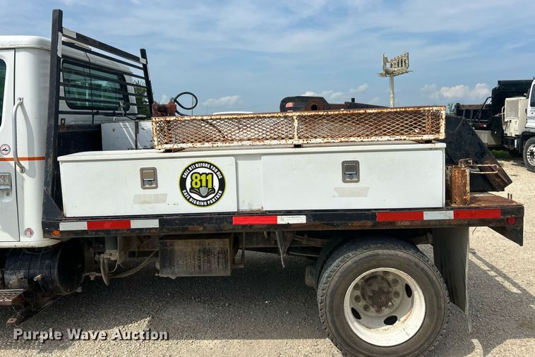 image for item EK8440 1999 International 4700 Low Profile flatbed truck