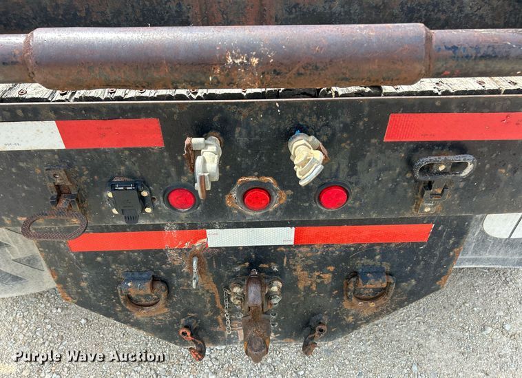 image for item EK8440 1999 International 4700 Low Profile flatbed truck