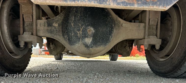 image for item EK8440 1999 International 4700 Low Profile flatbed truck