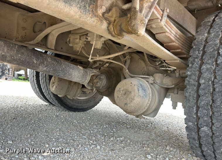 image for item EK8440 1999 International 4700 Low Profile flatbed truck