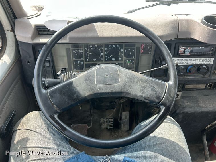 image for item EK8440 1999 International 4700 Low Profile flatbed truck