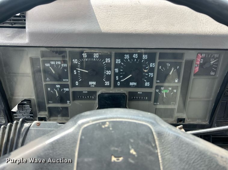 image for item EK8440 1999 International 4700 Low Profile flatbed truck