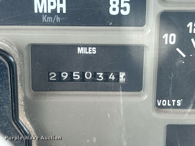 image for item EK8440 1999 International 4700 Low Profile flatbed truck