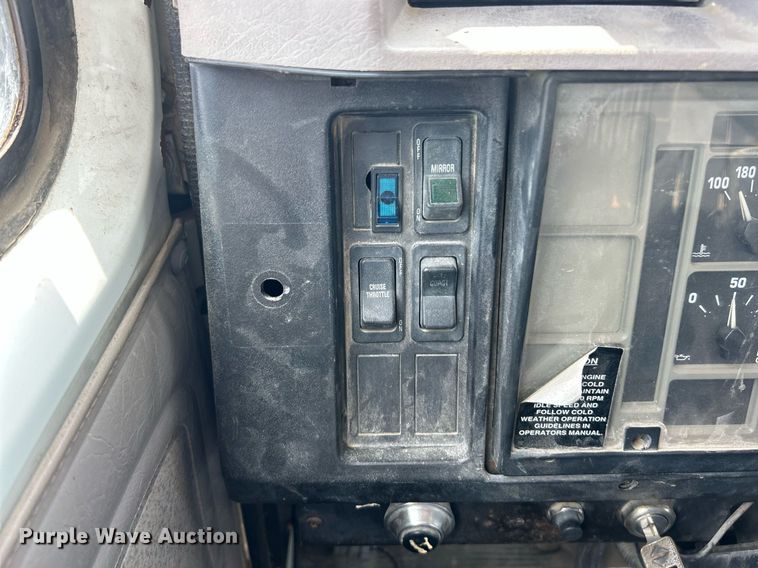 image for item EK8440 1999 International 4700 Low Profile flatbed truck