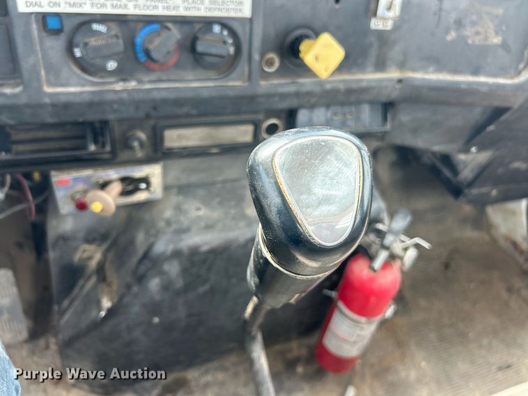 image for item EK8440 1999 International 4700 Low Profile flatbed truck