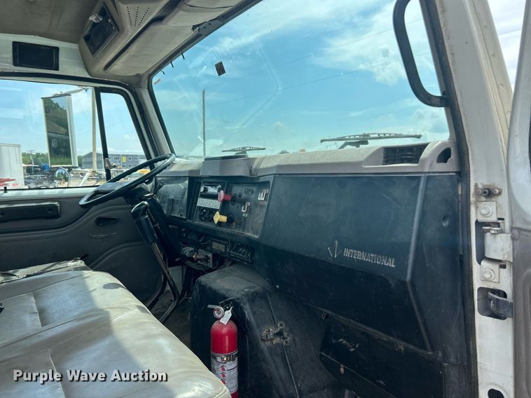 image for item EK8440 1999 International 4700 Low Profile flatbed truck