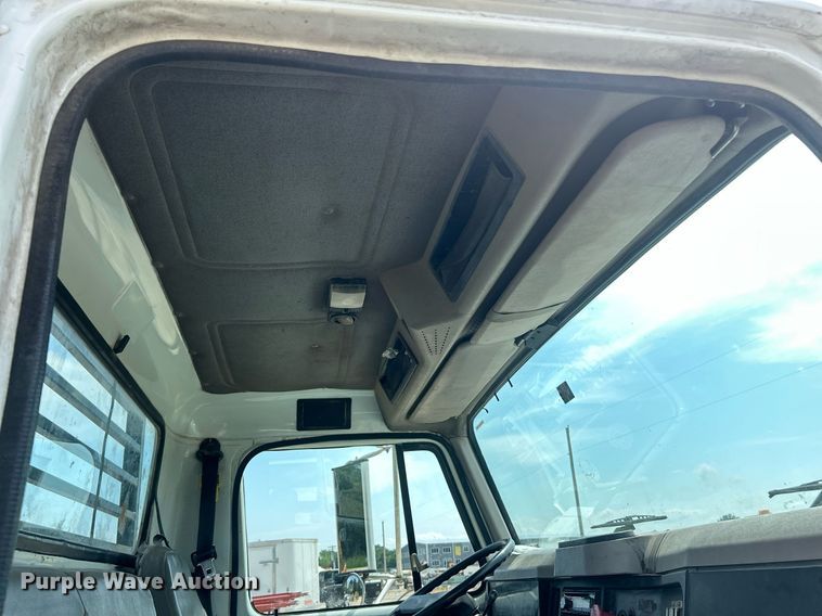 image for item EK8440 1999 International 4700 Low Profile flatbed truck