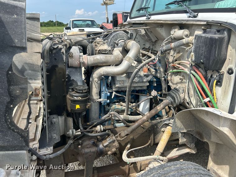 image for item EK8440 1999 International 4700 Low Profile flatbed truck