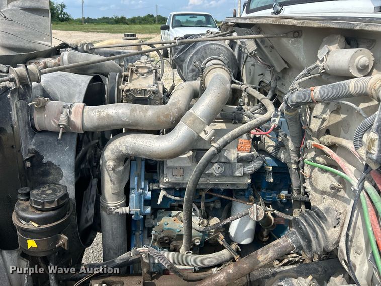 image for item EK8440 1999 International 4700 Low Profile flatbed truck