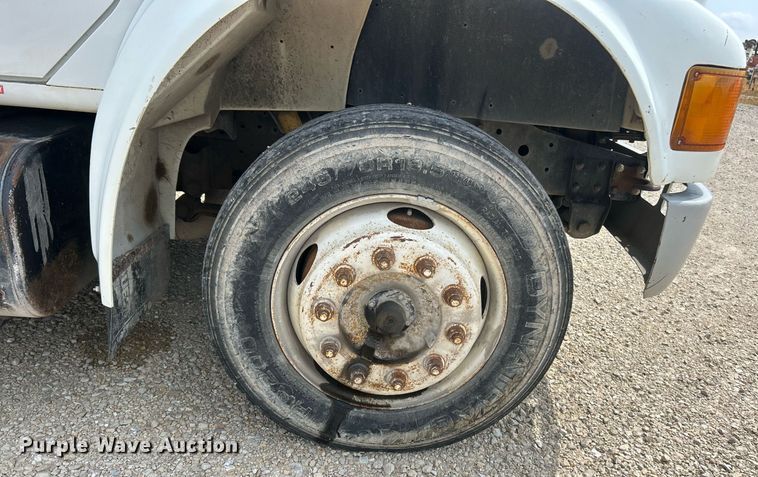 image for item EK8440 1999 International 4700 Low Profile flatbed truck