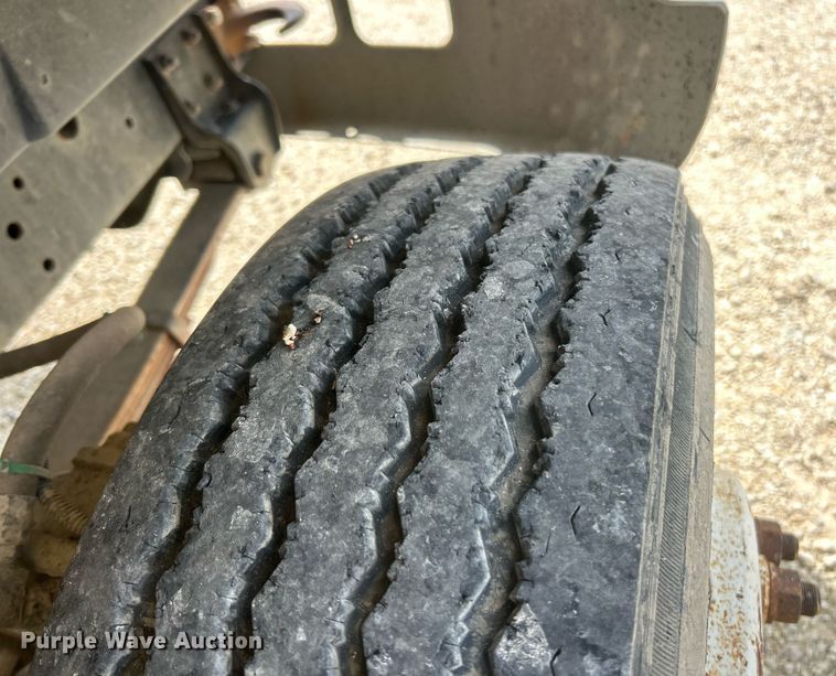 image for item EK8440 1999 International 4700 Low Profile flatbed truck