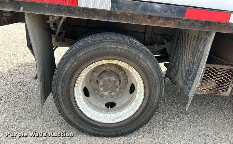 image for item EK8440 1999 International 4700 Low Profile flatbed truck