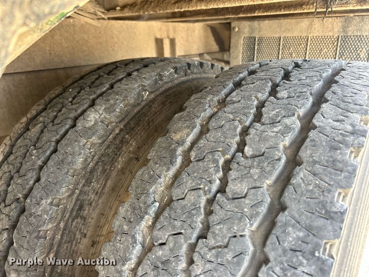 image for item EK8440 1999 International 4700 Low Profile flatbed truck