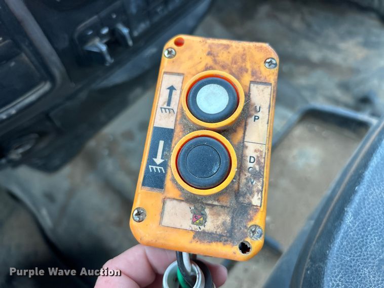 image for item EK8450 2014 Dodge Ram 5500  Crew Cab dump truck