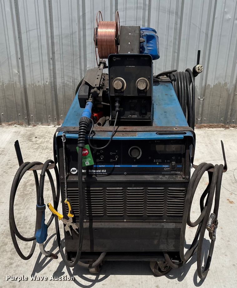 image for item EM0498 Miller Delta Weld 452 welder
