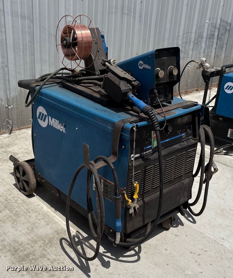 image for item EM0498 Miller Delta Weld 452 welder