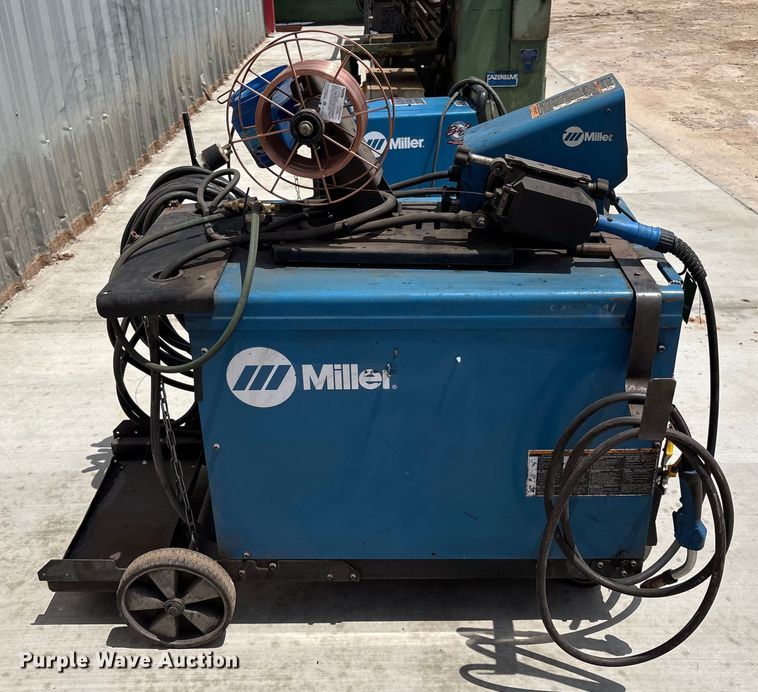image for item EM0498 Miller Delta Weld 452 welder
