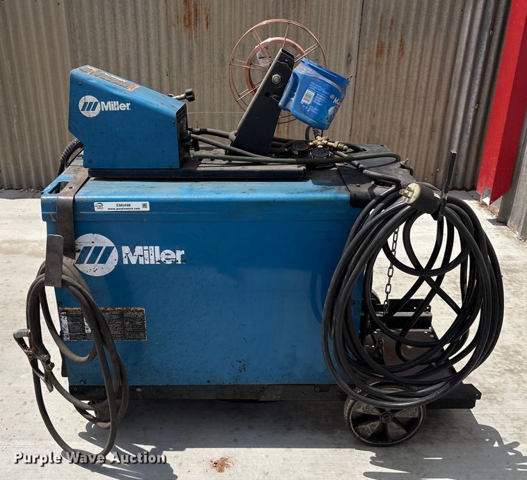image for item EM0498 Miller Delta Weld 452 welder