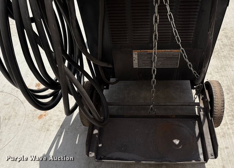 image for item EM0498 Miller Delta Weld 452 welder