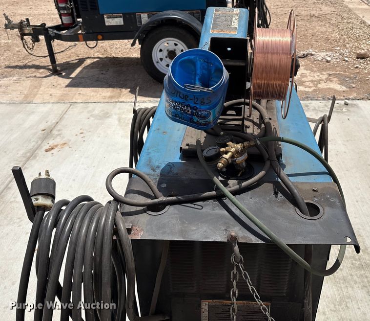 image for item EM0498 Miller Delta Weld 452 welder
