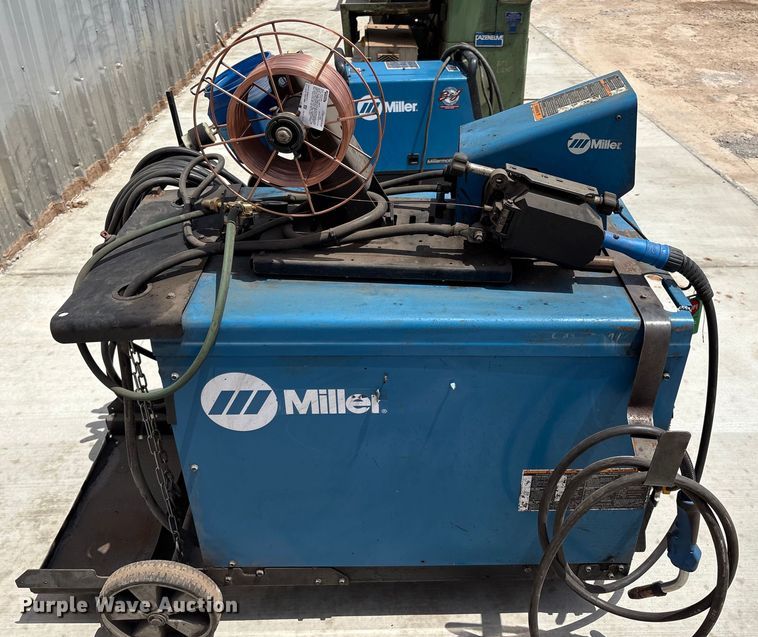 image for item EM0498 Miller Delta Weld 452 welder