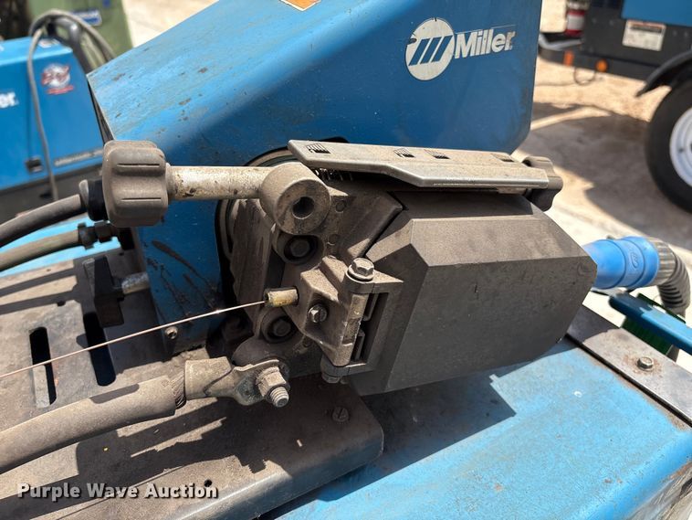 image for item EM0498 Miller Delta Weld 452 welder