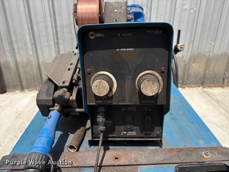 image for item EM0498 Miller Delta Weld 452 welder
