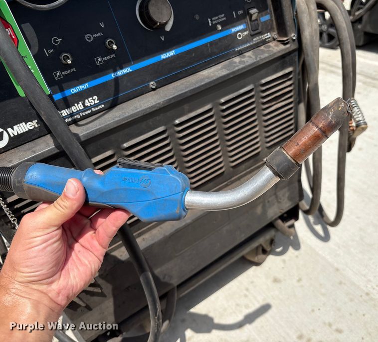 image for item EM0498 Miller Delta Weld 452 welder