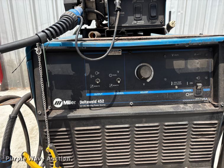 image for item EM0498 Miller Delta Weld 452 welder