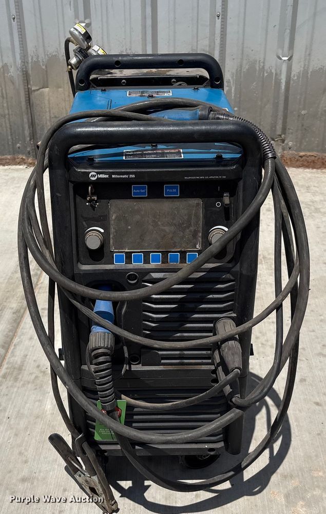 image for item EM0499 Miller Millermatic 225 welder