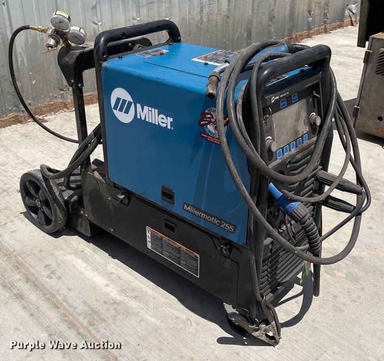 image for item EM0499 Miller Millermatic 225 welder