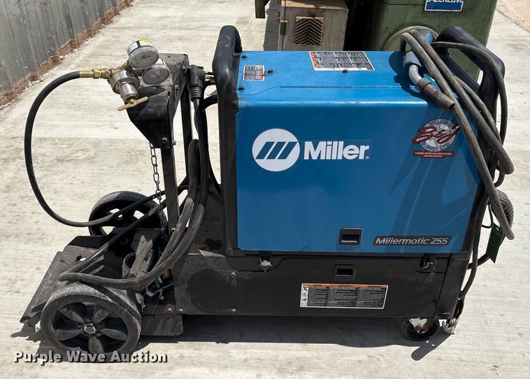 image for item EM0499 Miller Millermatic 225 welder
