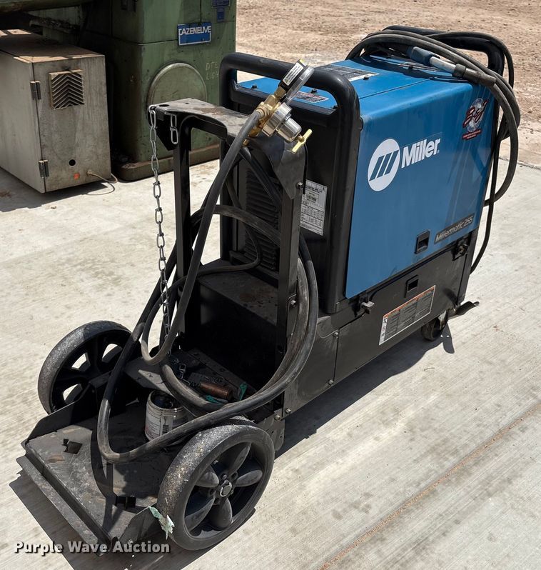 image for item EM0499 Miller Millermatic 225 welder