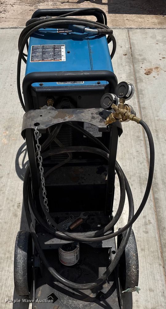 image for item EM0499 Miller Millermatic 225 welder