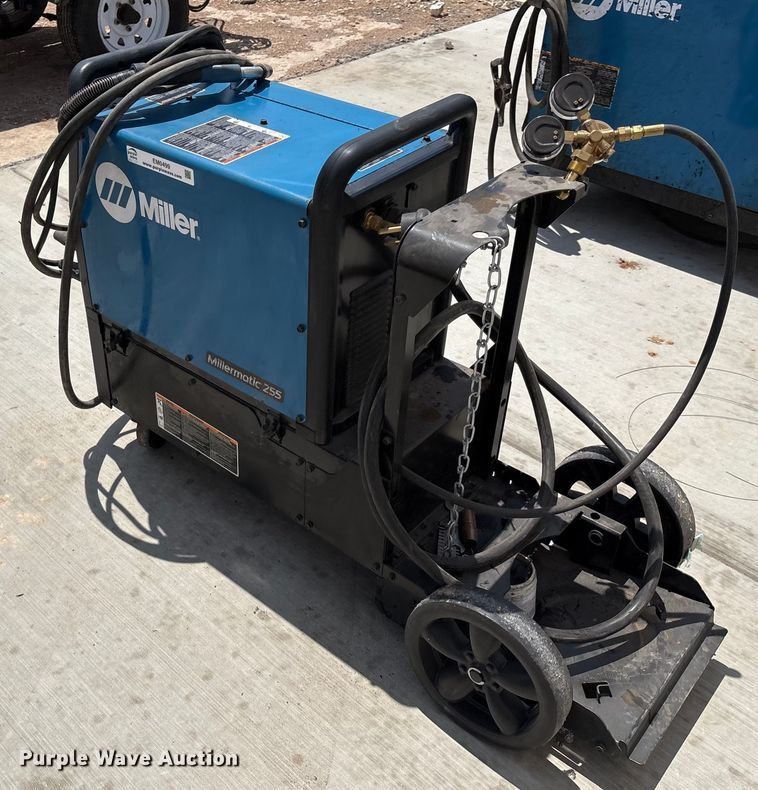 image for item EM0499 Miller Millermatic 225 welder