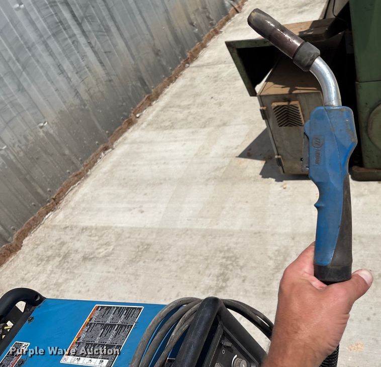 image for item EM0499 Miller Millermatic 225 welder