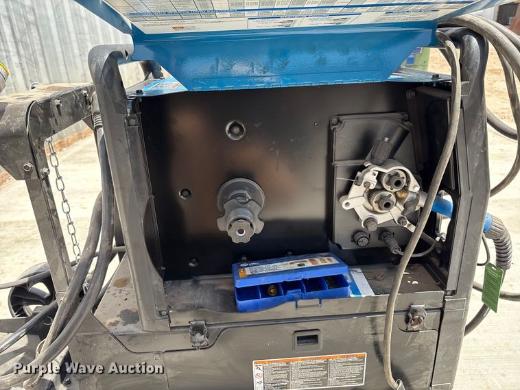 image for item EM0499 Miller Millermatic 225 welder