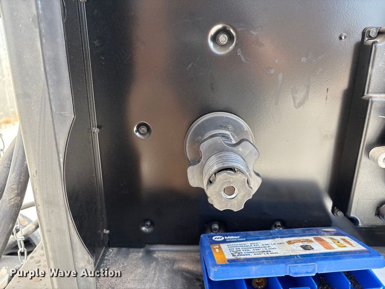 image for item EM0499 Miller Millermatic 225 welder