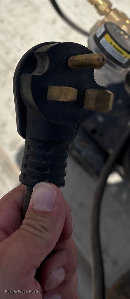 image for item EM0499 Miller Millermatic 225 welder