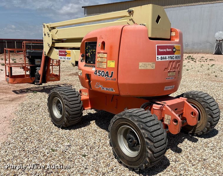 image for item EM0506 2007 JLG 450AJ boom lift