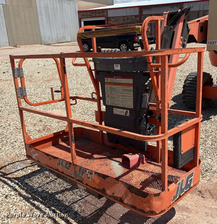 image for item EM0506 2007 JLG 450AJ boom lift