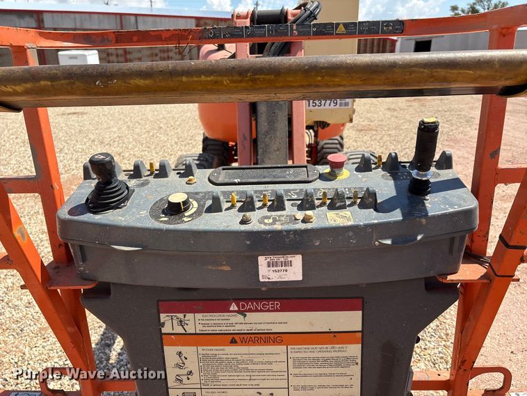 image for item EM0506 2007 JLG 450AJ boom lift