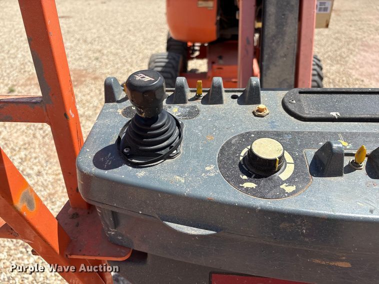 image for item EM0506 2007 JLG 450AJ boom lift