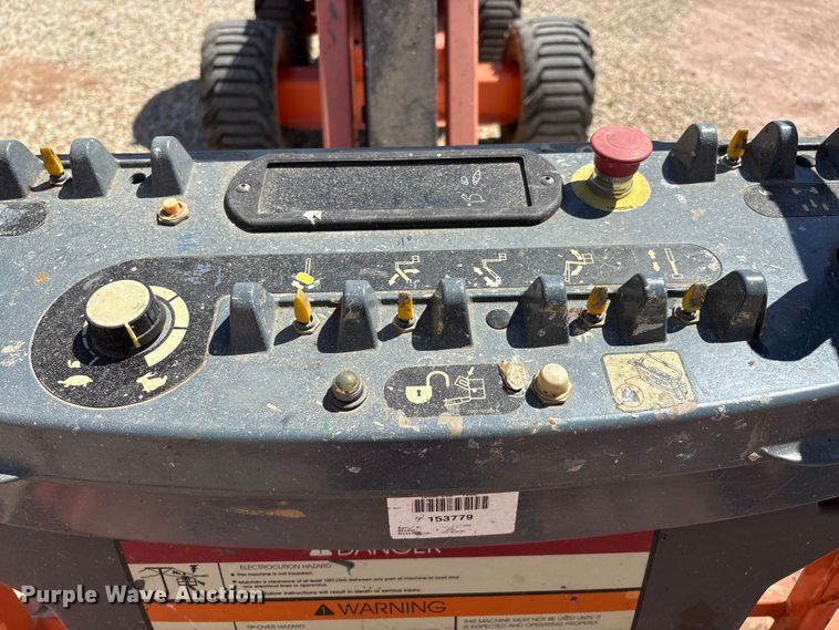 image for item EM0506 2007 JLG 450AJ boom lift