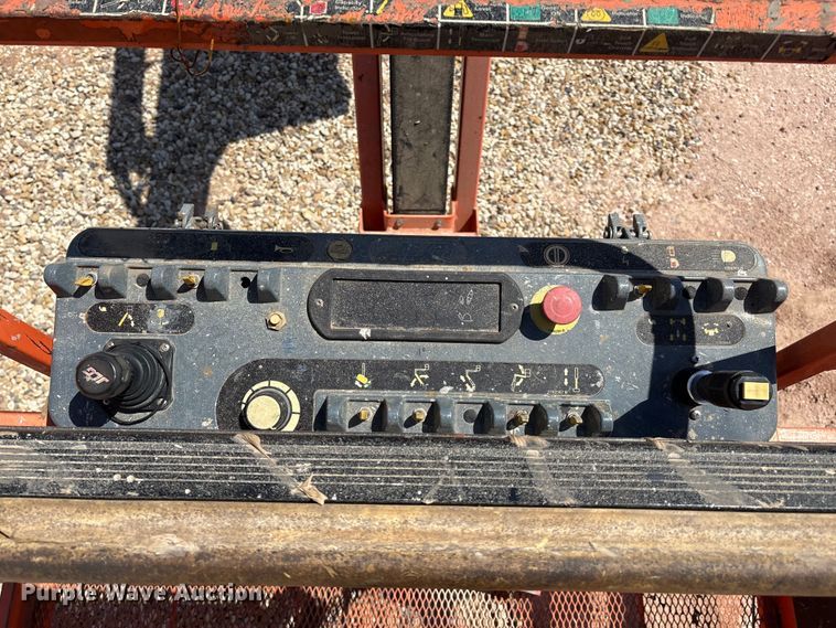 image for item EM0506 2007 JLG 450AJ boom lift