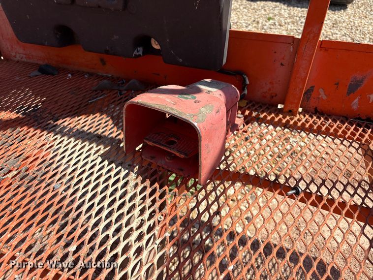 image for item EM0506 2007 JLG 450AJ boom lift