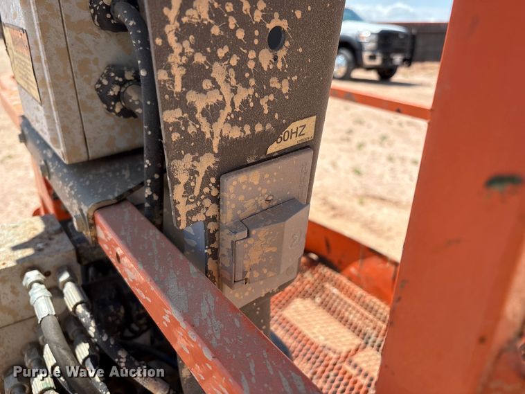 image for item EM0506 2007 JLG 450AJ boom lift