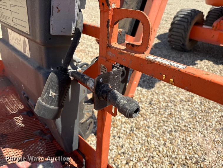 image for item EM0506 2007 JLG 450AJ boom lift